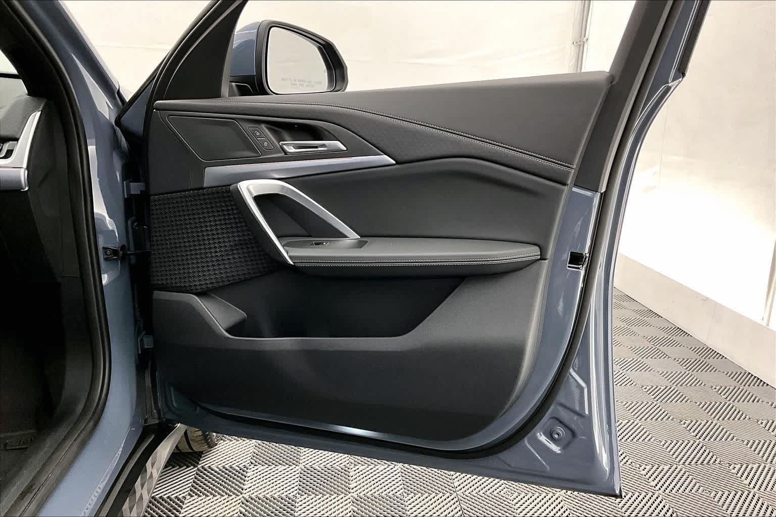 2025 BMW X2 xDrive28i xDrive28i