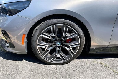 2025 BMW i5 xDrive40
