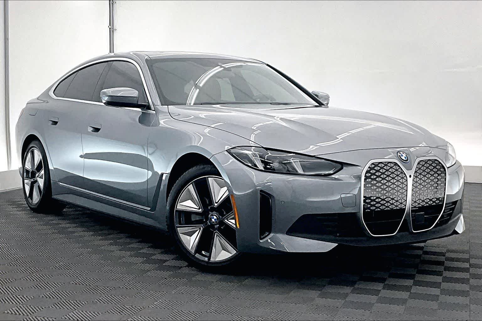 2025 BMW i4 eDrive40