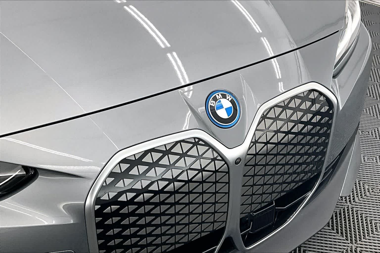 2025 BMW i4 eDrive40