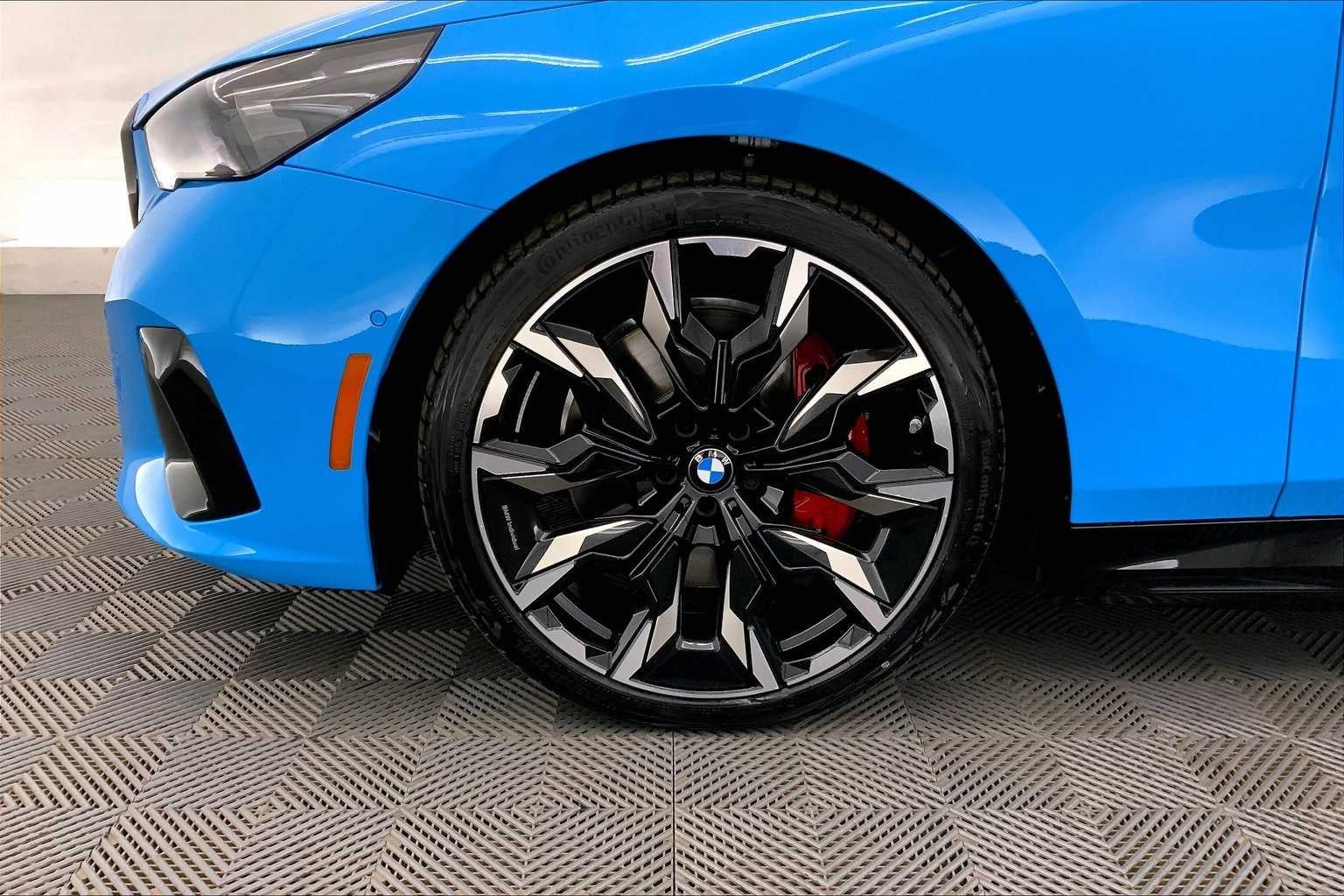 2025 BMW i5 M60