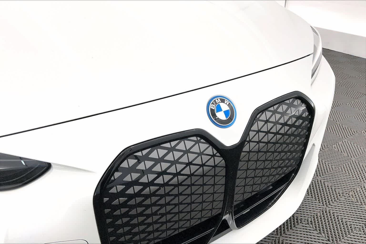 2025 BMW i4 xDrive40