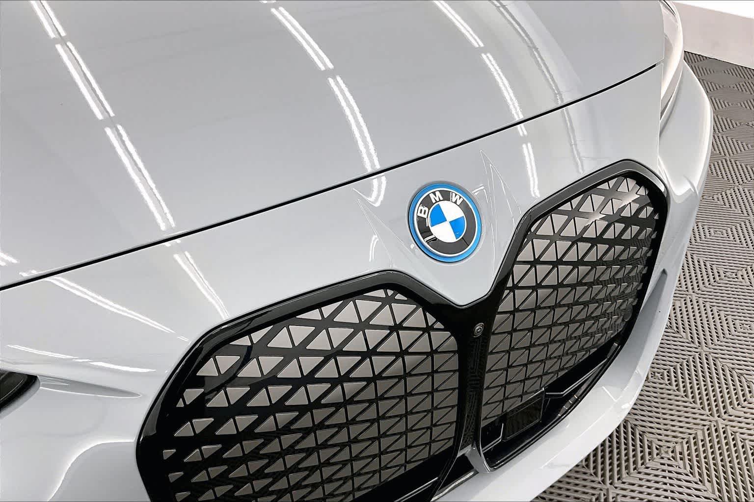 2025 BMW i4 xDrive40