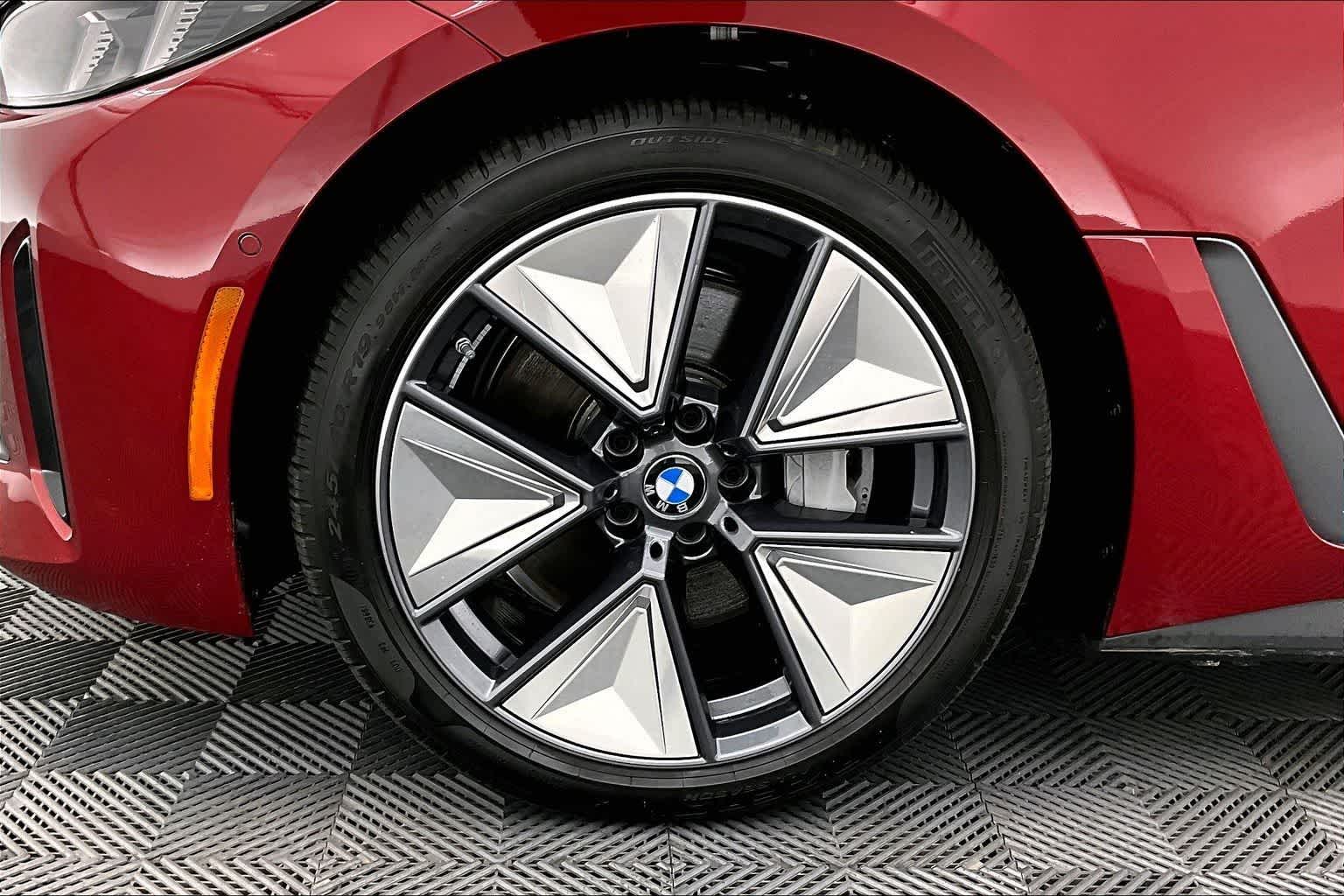 2025 BMW i4 xDrive40