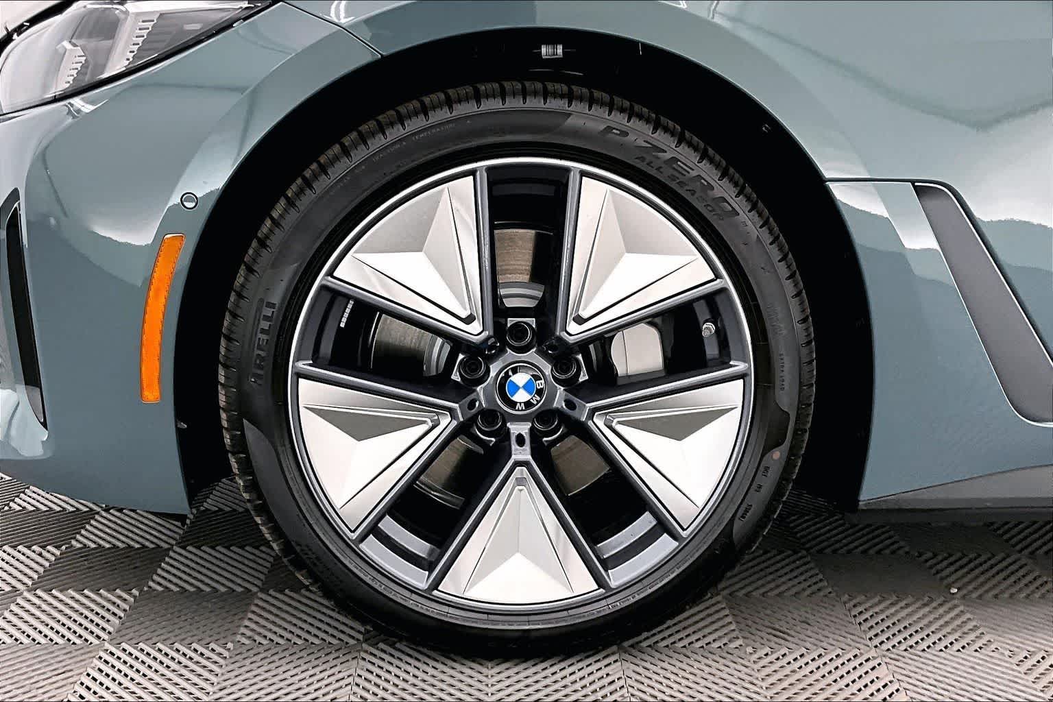 2026 BMW i4 xDrive40