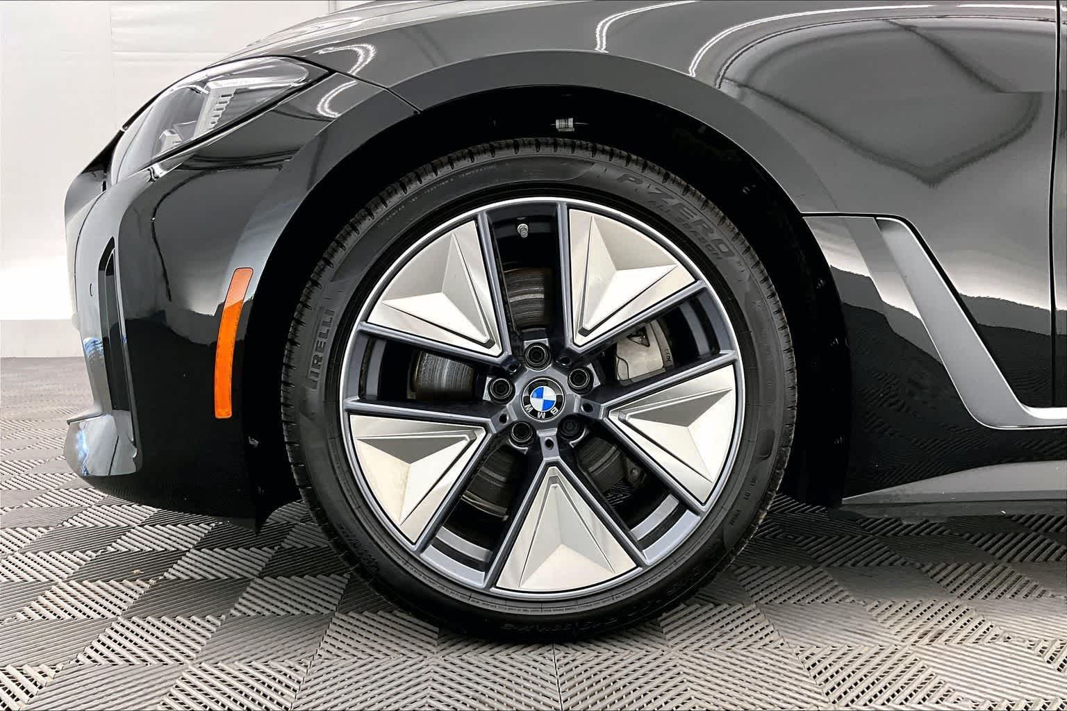 2025 BMW i4 xDrive40