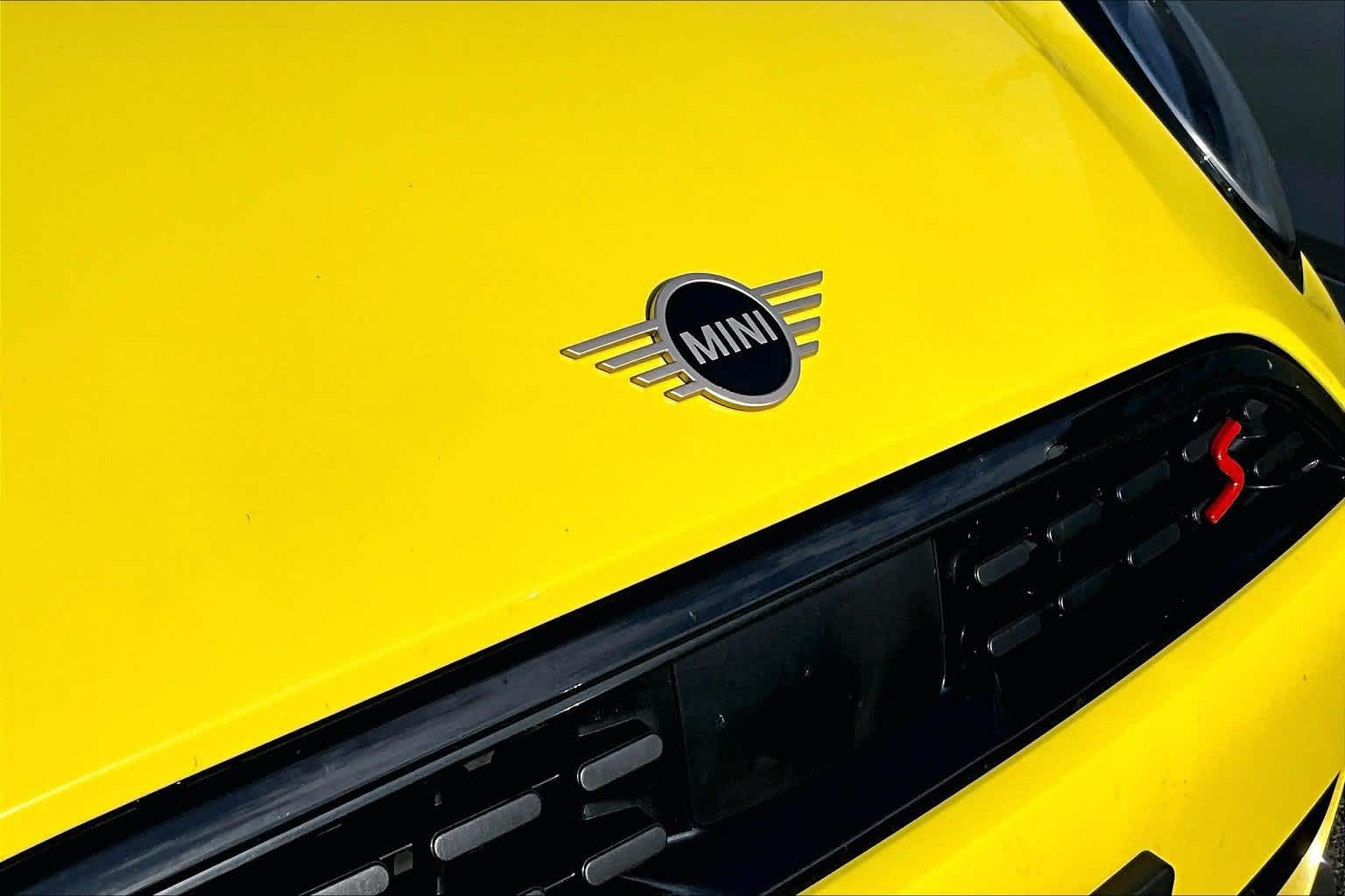 2026 MINI Hardtop 2 Door Cooper S Signature