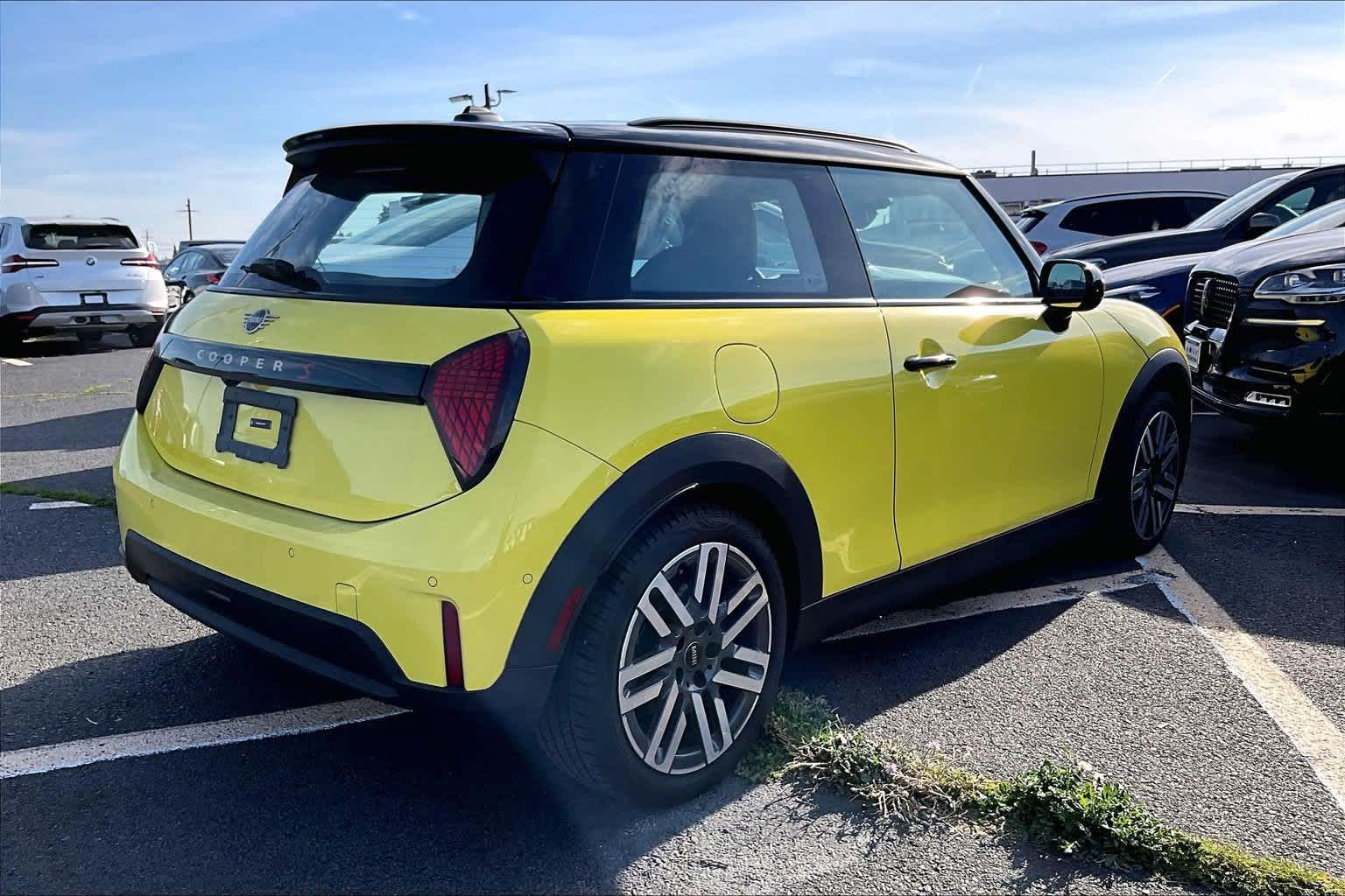 2026 MINI Hardtop 2 Door Cooper S Signature