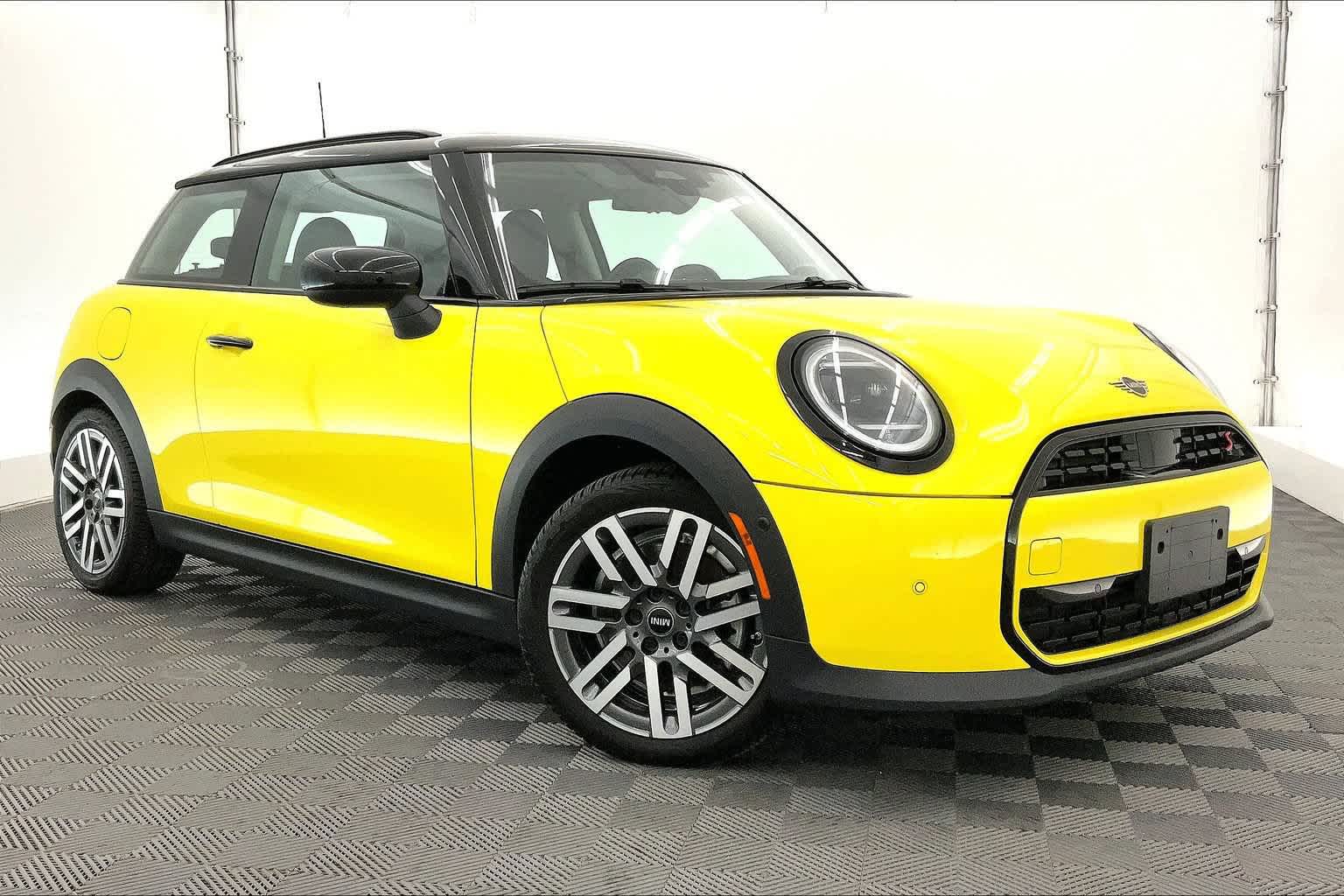 2026 MINI Hardtop 2 Door Cooper S Signature