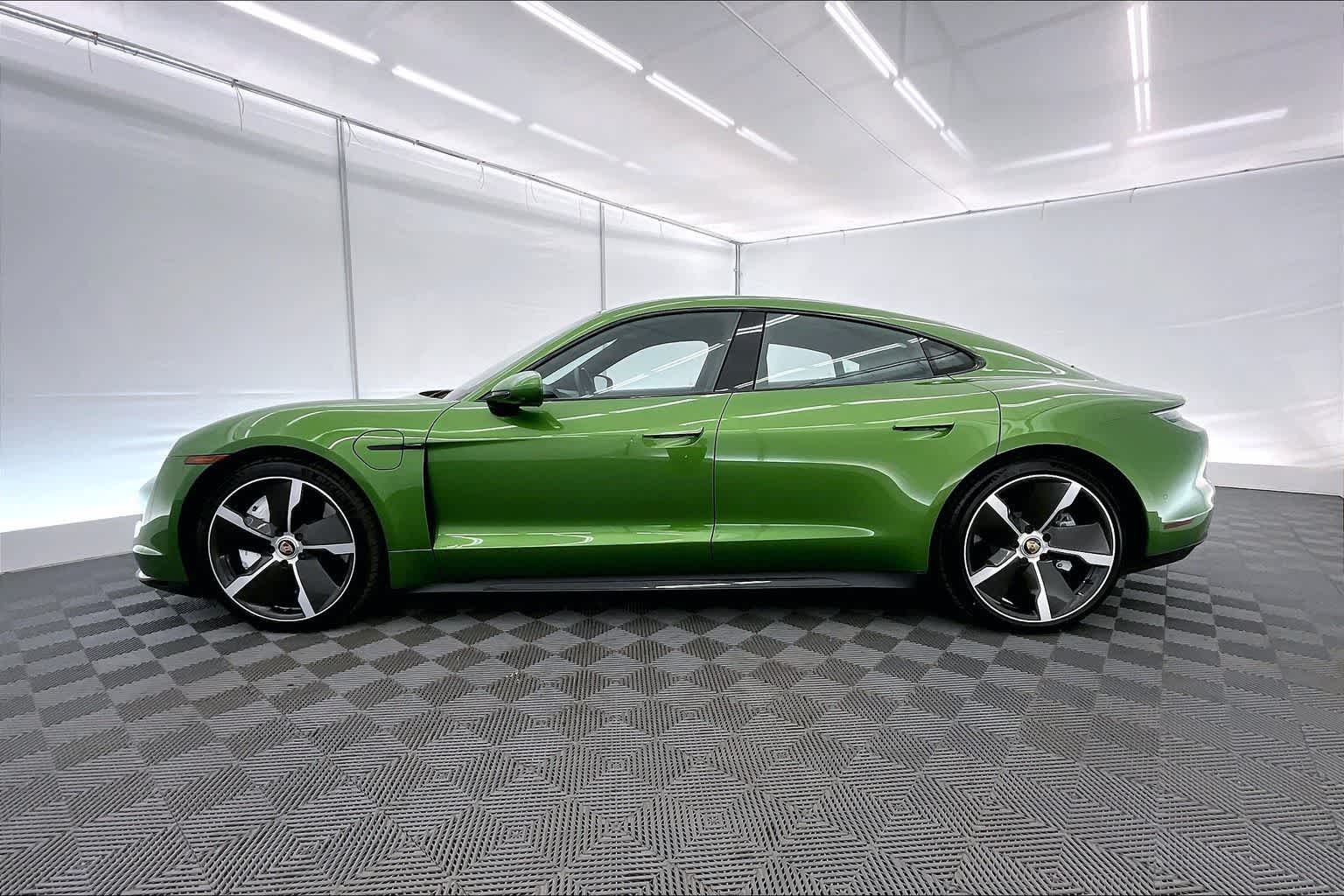 2020 Porsche Taycan Turbo
