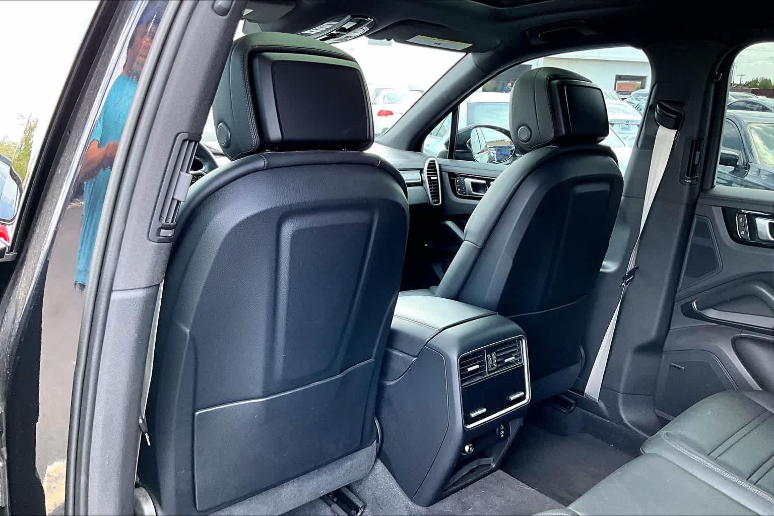 2022 Porsche Cayenne AWD