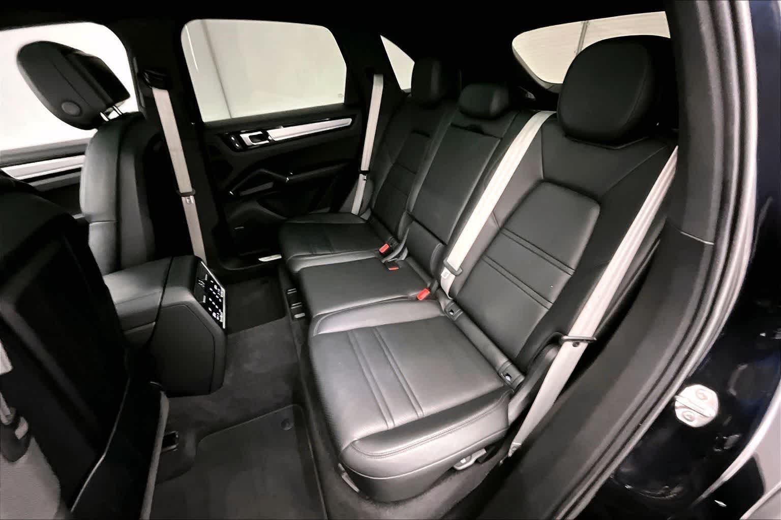 2022 Porsche Cayenne AWD