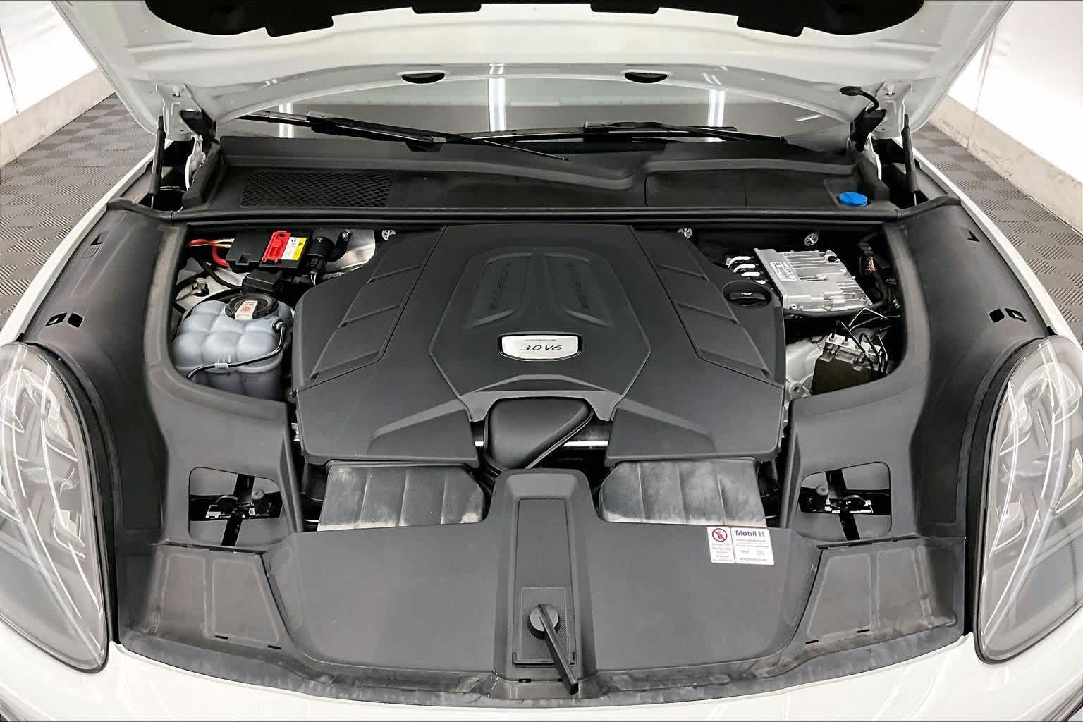 2021 Porsche Cayenne Coupe AWD