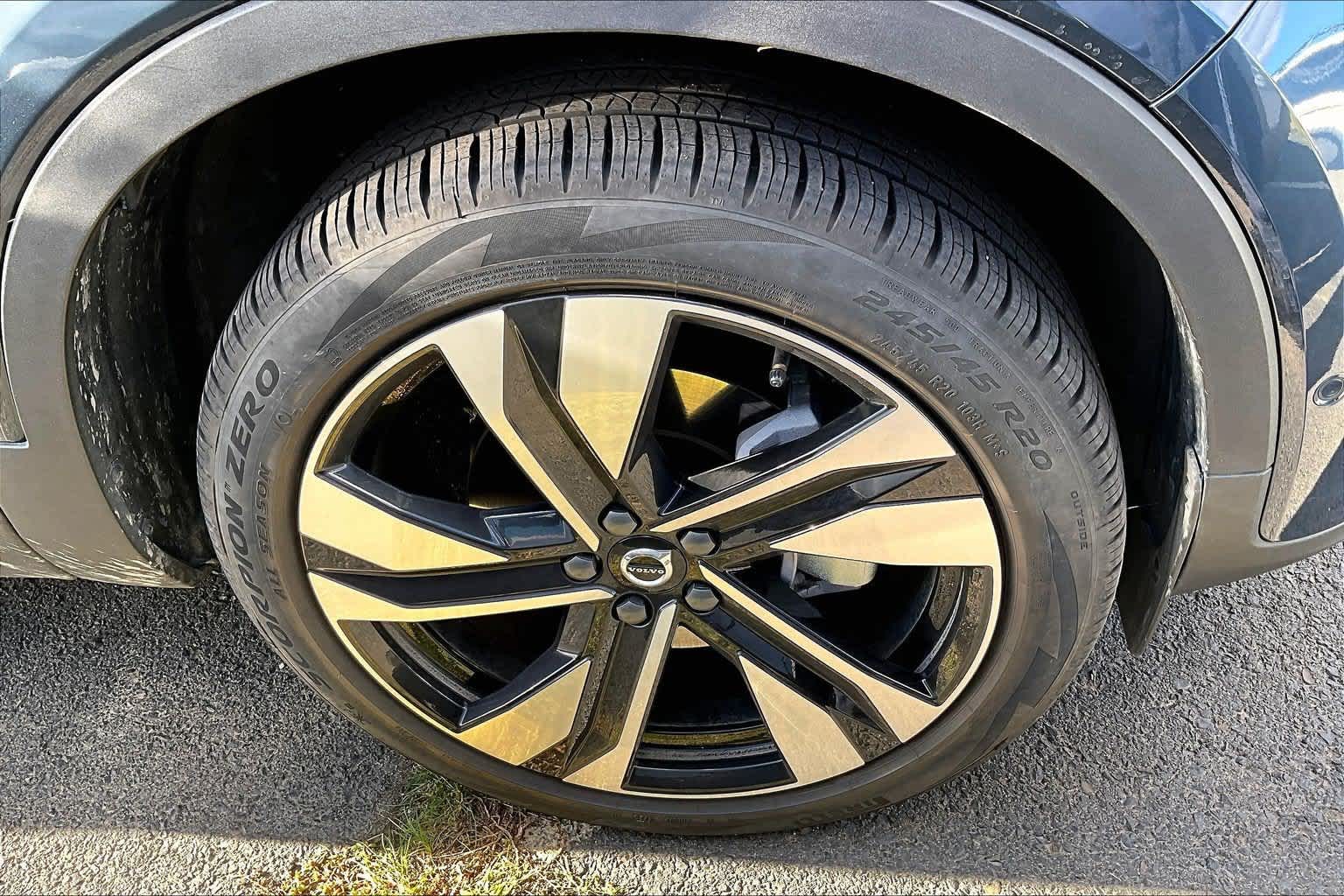 2026 Volvo XC40 Ultra