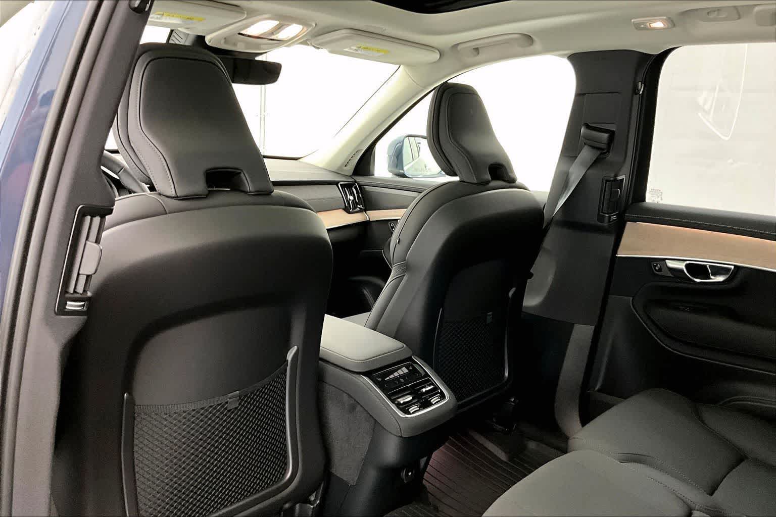 2025 Volvo XC90 Plus
