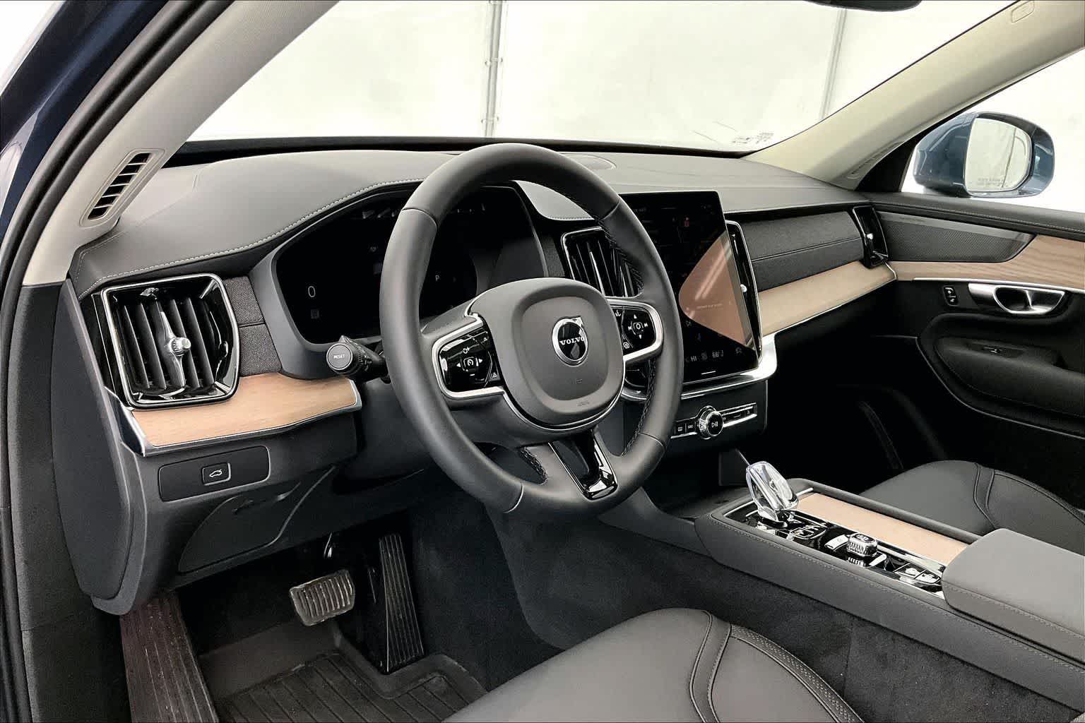 2025 Volvo XC90 Plus