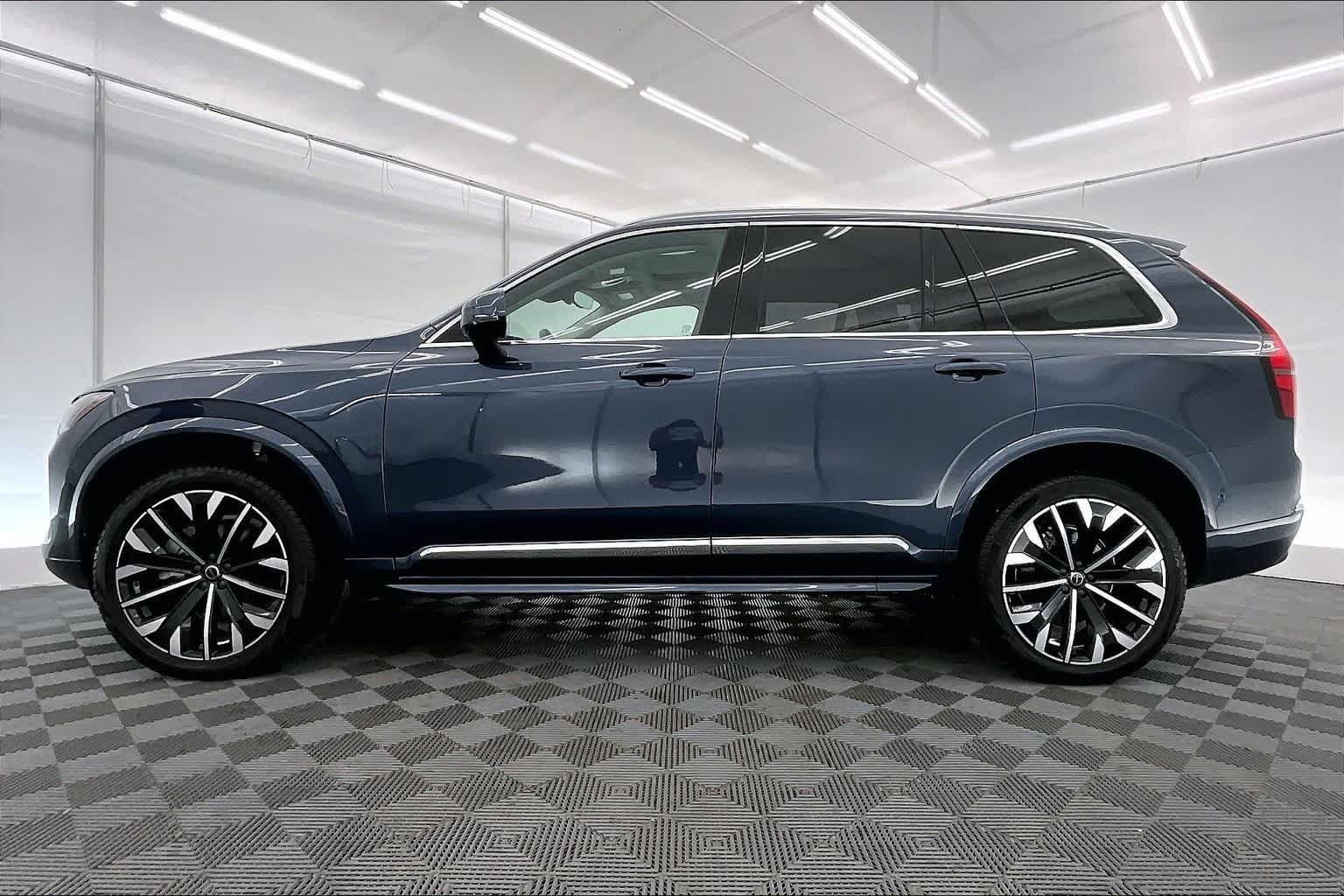 2025 Volvo XC90 Plus