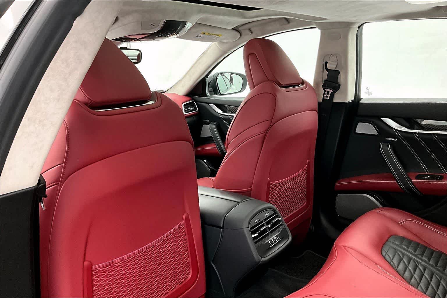 2023 Maserati Ghibli Modena Q4