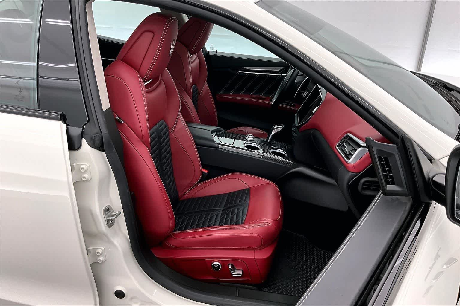 2023 Maserati Ghibli Modena Q4