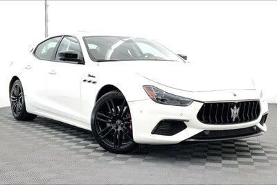 2023 Maserati Ghibli Modena Q4