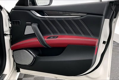 2023 Maserati Ghibli Modena Q4