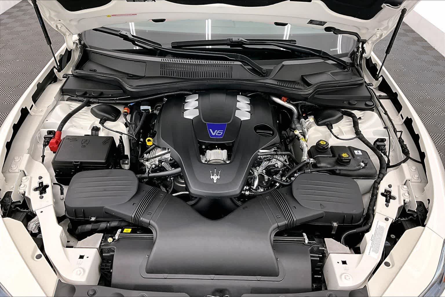 2023 Maserati Ghibli Modena Q4
