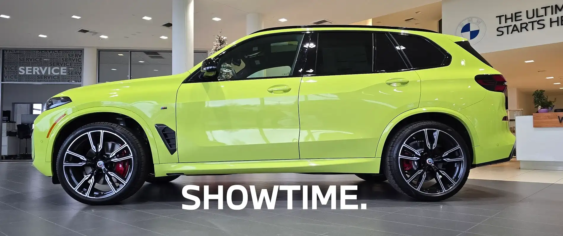 THE BMW X5 M60i IN SAO PAULO YELLOW